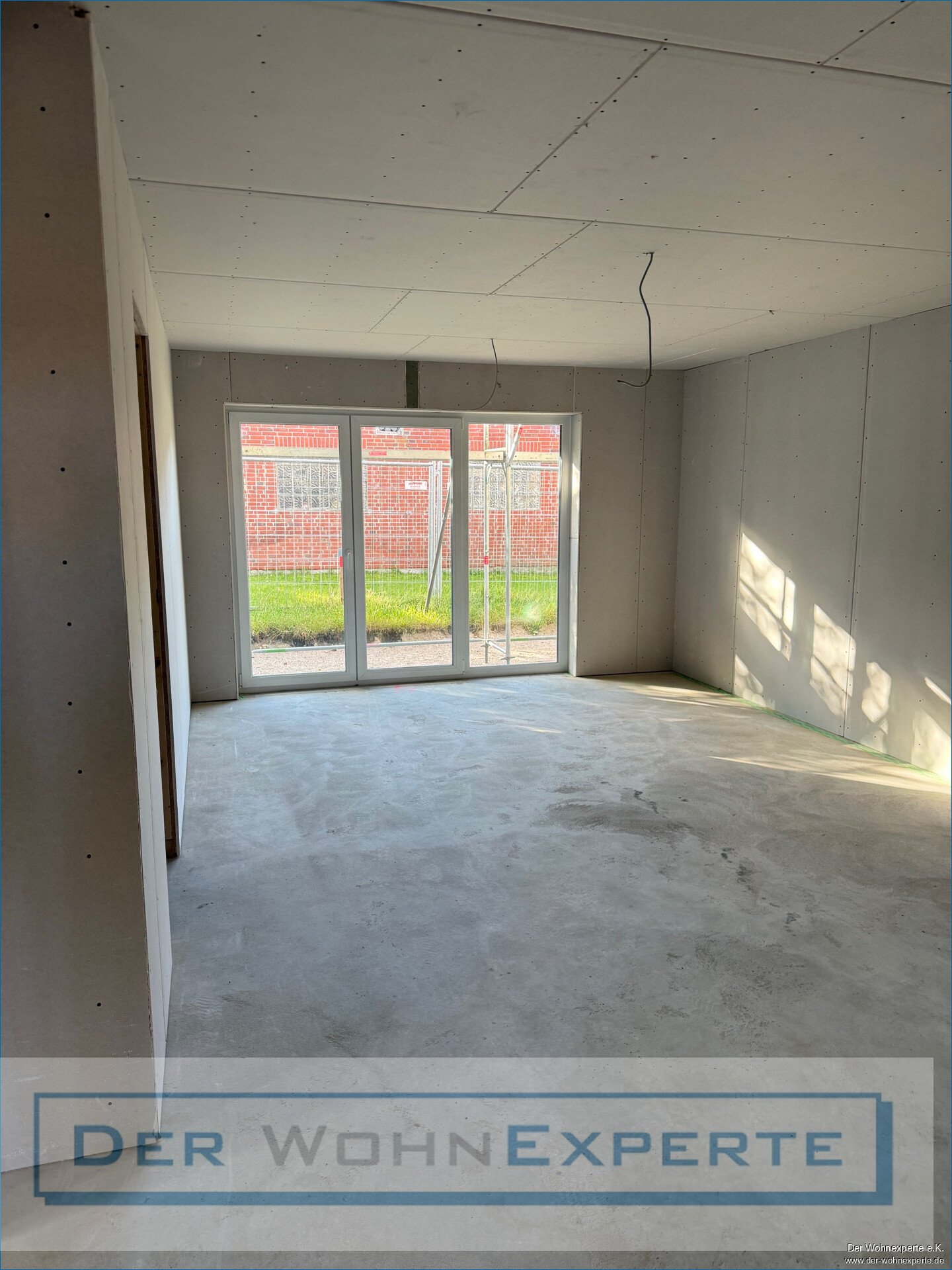 65qm 2,5 Zimmer Neubauwohnung mit Terrasse, 2 Stellplätzen und Abstellraum