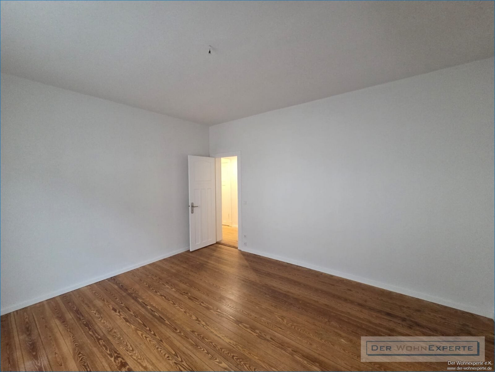 Kernsanierte 3 Zimmer-Erdgeschosswohnung mit Balkon