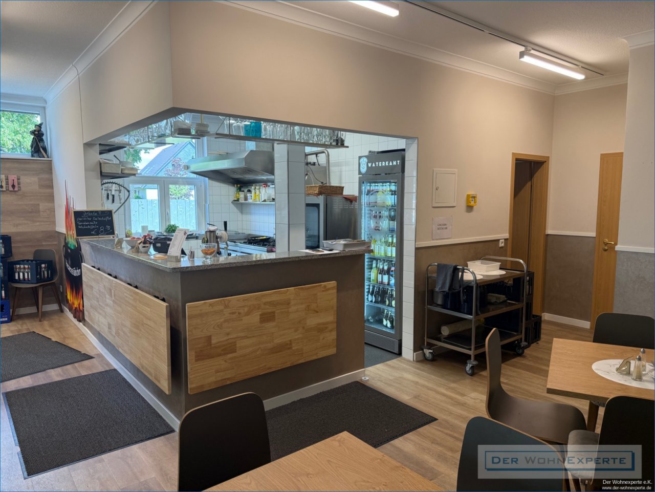 Küche und Tresen