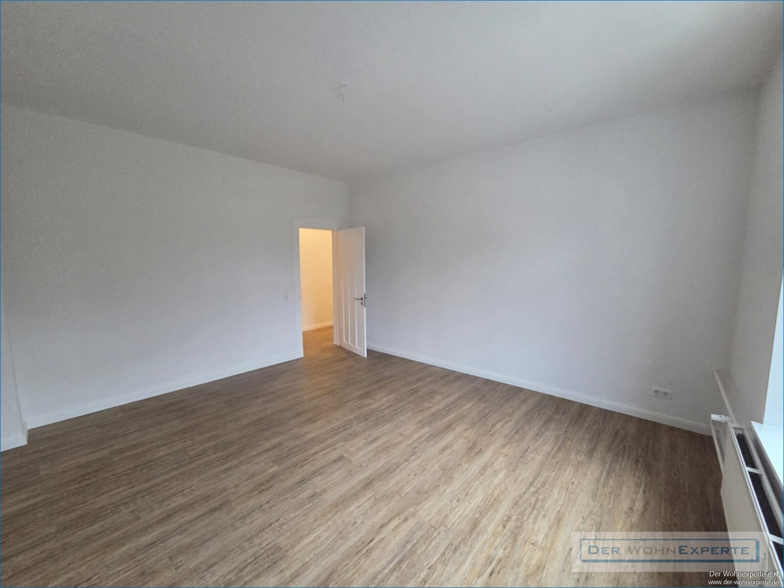 Renovierte 3 Zimmer Wohnung mit Balkon in zentraler Lage