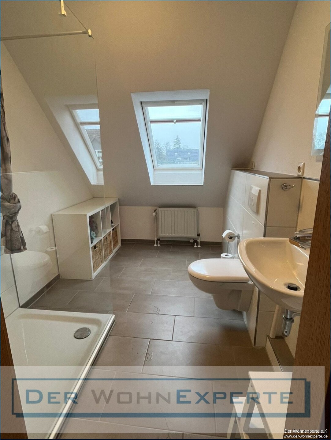 Geräumige 4-Zimmer Dachgeschosswohnung mit eigenem Garten in Wanderup