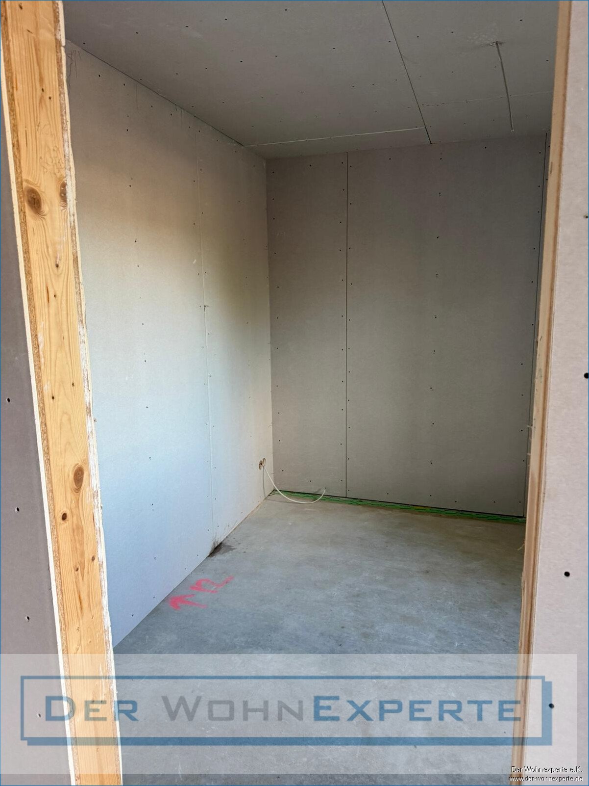 65qm 2,5 Zimmer Neubauwohnung mit Terrasse, 2 Stellplätzen und Abstellraum