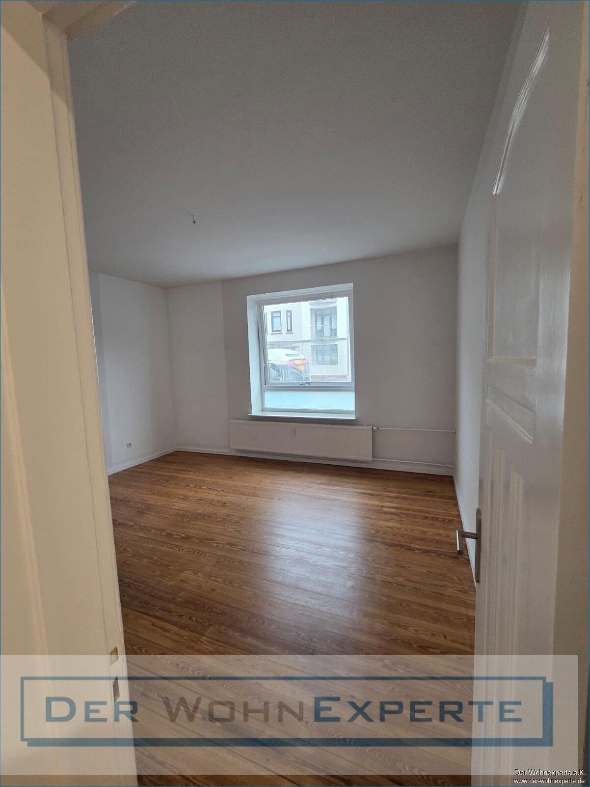 Kernsanierte 3 Zimmer-Erdgeschosswohnung mit Balkon