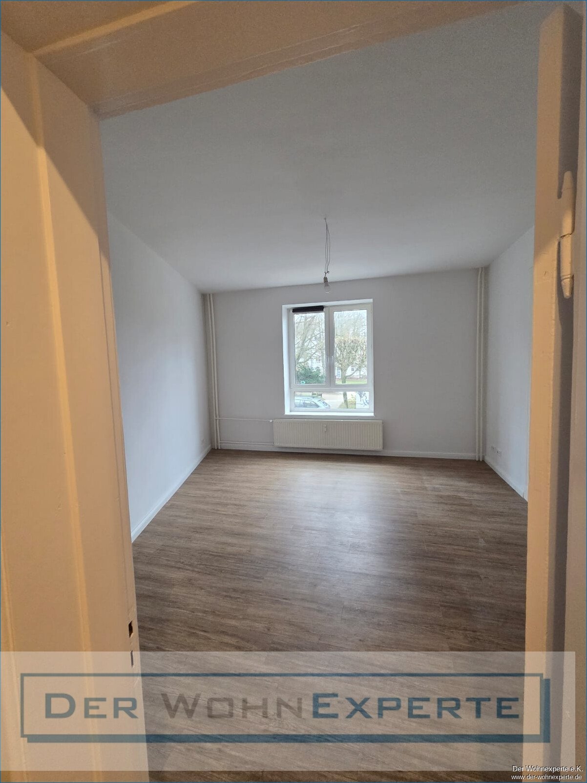 Renovierte 3 Zimmer Wohnung mit Balkon in zentraler Lage