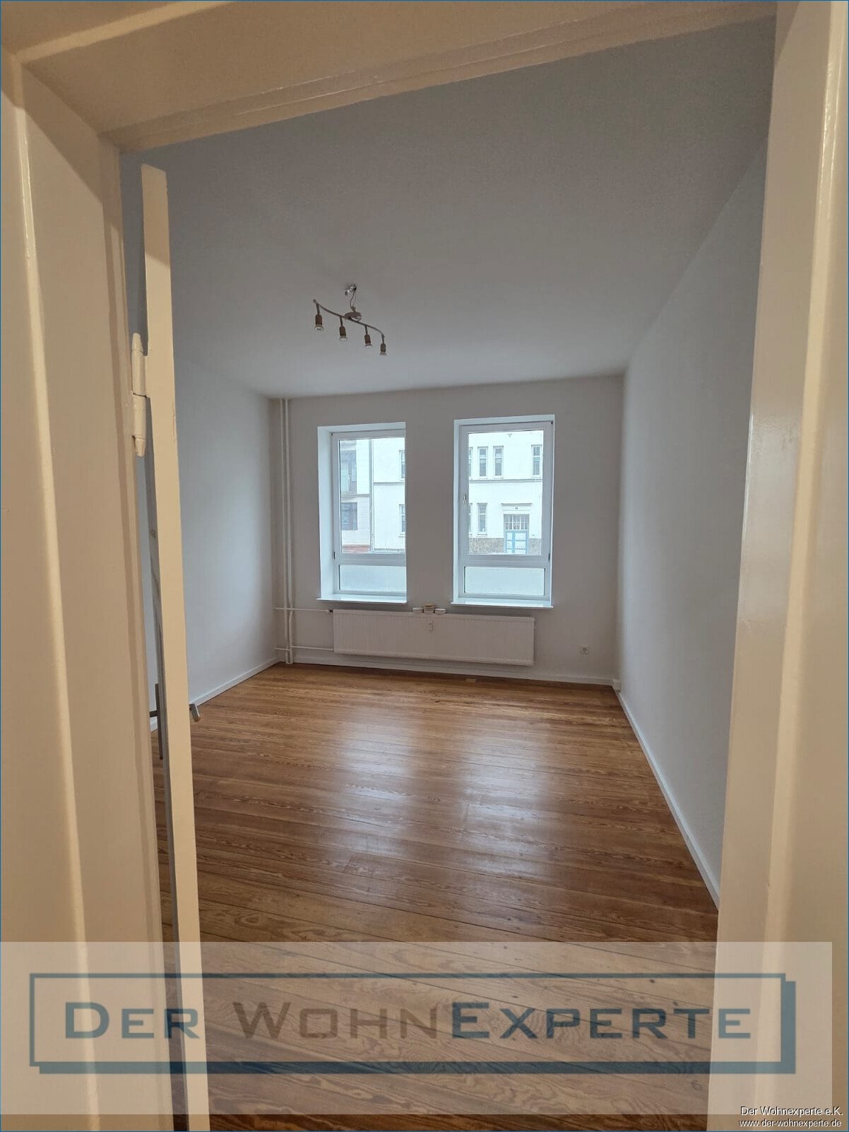Kernsanierte 3 Zimmer-Erdgeschosswohnung mit Balkon