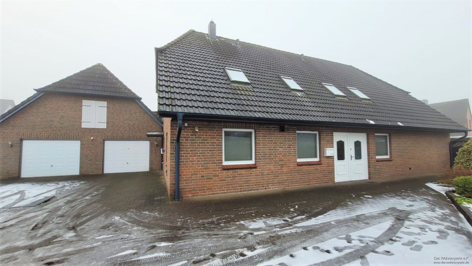 Wanderup: Geräumige 4-Zimmer Dachgeschosswohnung mit eigenem Garten in Wanderup 